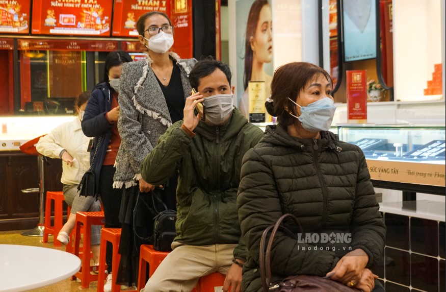 今日の取引で金価格が一斉に下落。写真:リン・チャン
