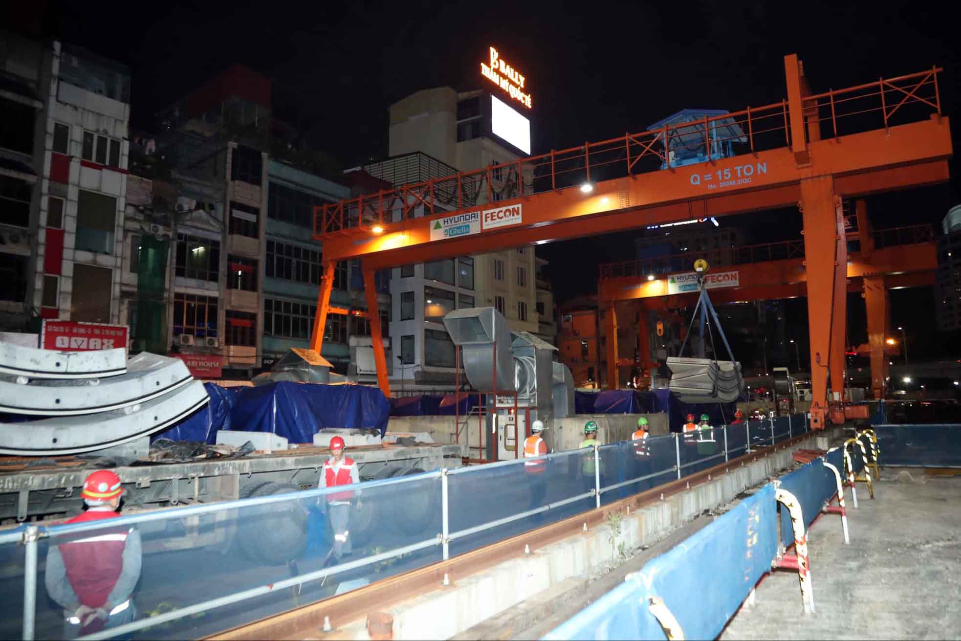 The tunnel shell will be arranged inside the TBM tunneling machine before the machine starts digging. Photo: Century