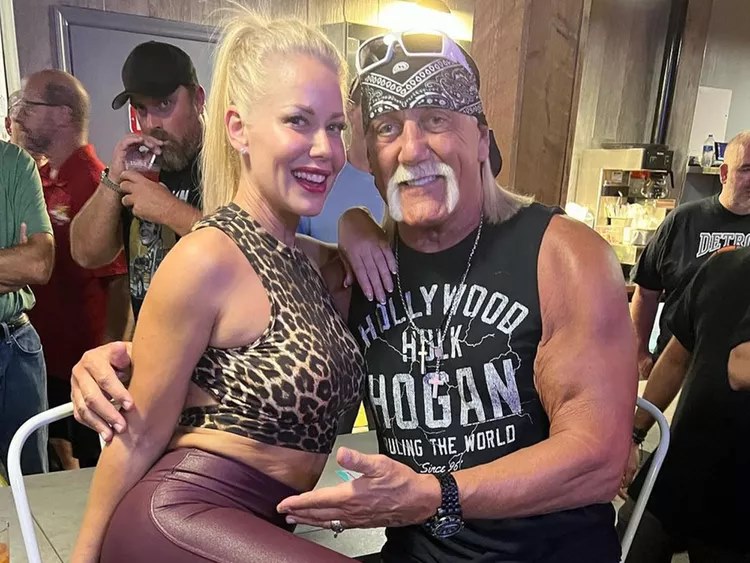 Hulk Hogan chia sẻ đang rất hạnh phúc cùng vợ mới. Ảnh: Instagram nhân vật