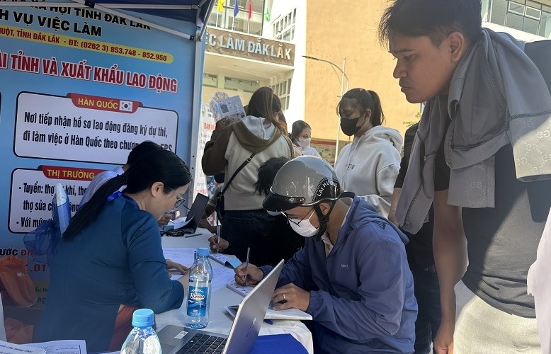 Rất nhiều người lao động thất nghiệp ở Đắk Lắk đã tìm được việc làm phù hợp trong 6 tháng đầu năm 2024. Ảnh: Bảo Trung