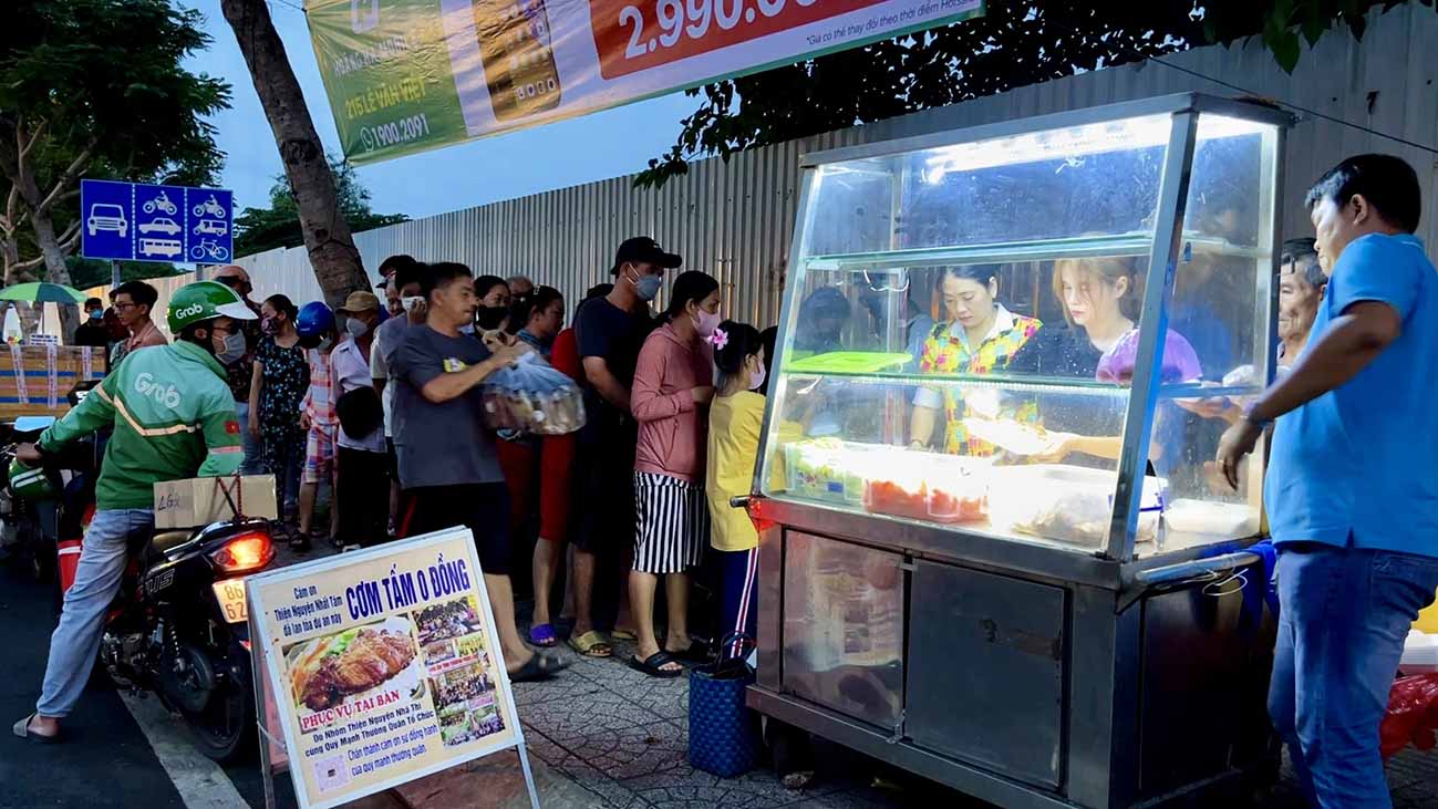 Quán cơm tấm 0 đồng trên đường Lê Văn Việt (TP Thủ Đức). Ảnh: Như Quỳnh