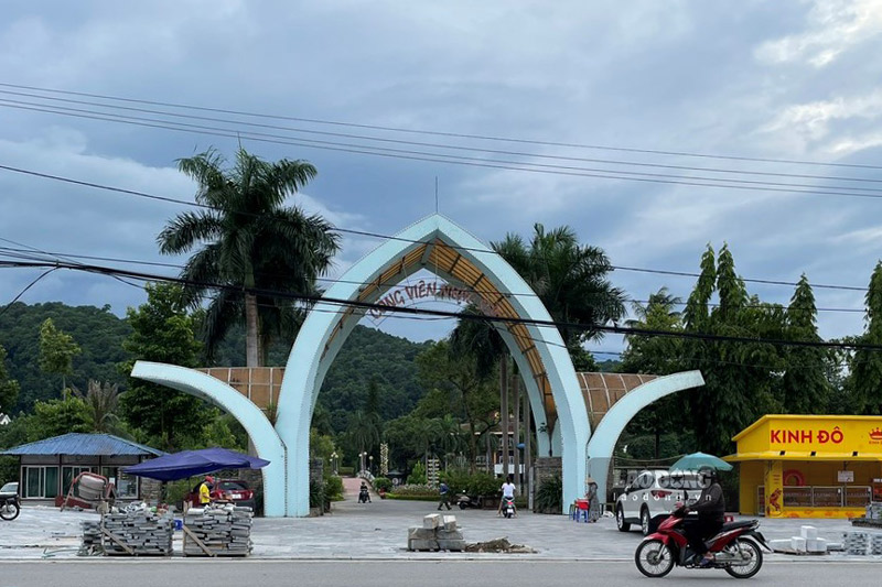 Located in the center of Lao Cai city, Nhac Son Park was put into use in 2004 with a total area of ​​15 hectares, of which the lake surface area is 5.6 hectares.