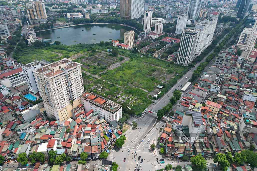 Accordingly, Vice Chairman of Hanoi People's Committee - Duong Duc Tuan has just signed a decision approving the overall adjustment of the detailed planning of a mixed complex of trade, service, and cultural centers, ratio 1. /500 at the golden land 148 Giang Vo (Ba Dinh, Hanoi).