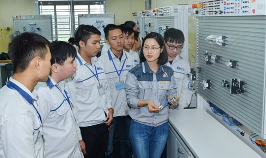 Sinh viên theo học ngành Điện tử công nghiệp tại trường Cao đẳng Công nghiệp Bắc Ninh. Ảnh: Trường CĐCN Bắc Ninh