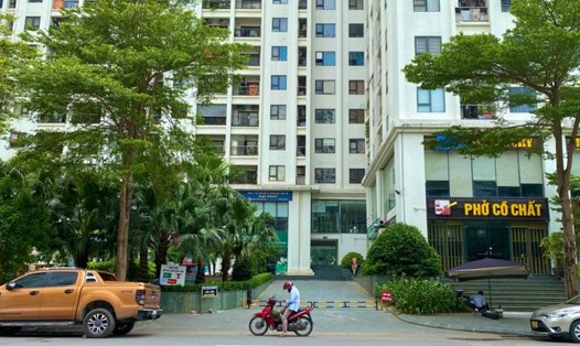Quá trình giao dịch bất động sản bằng giao dịch ngân hàng, giao dịch chuyển khoản sẽ hạn chế nhiều rủi ro, nhất là tình trạng trốn thuế. Ảnh: Tuyết Lan