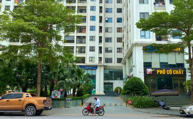 Quá trình giao dịch bất động sản bằng giao dịch ngân hàng, giao dịch chuyển khoản sẽ hạn chế nhiều rủi ro, nhất là tình trạng trốn thuế. Ảnh: Tuyết Lan