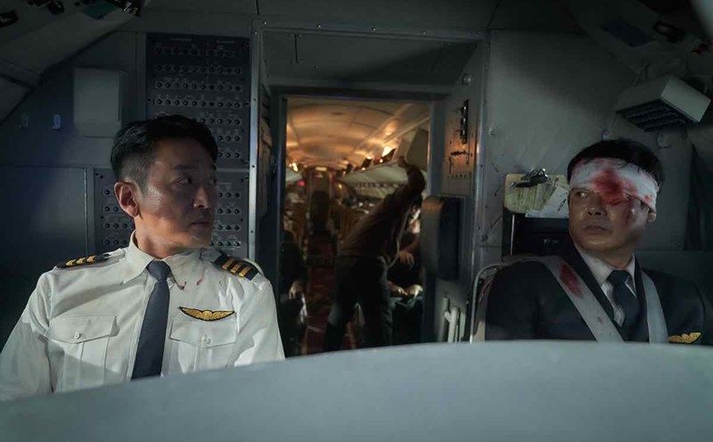 Phim điện ảnh " Vây hãm trên không". Ảnh: NSX