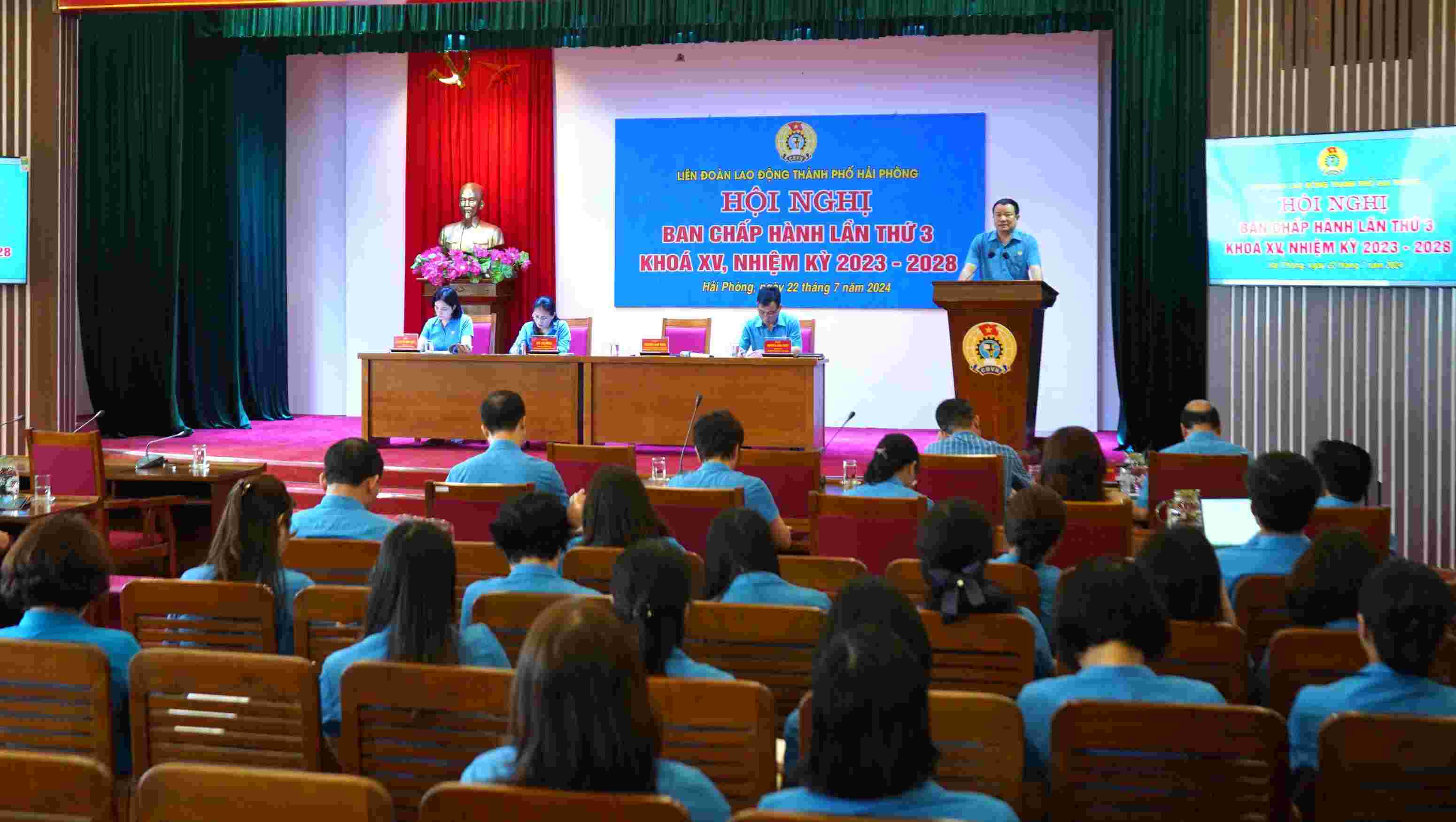 Hội nghị Ban Chấp hành LĐLĐ TP Hải Phòng. Ảnh: Mai Dung