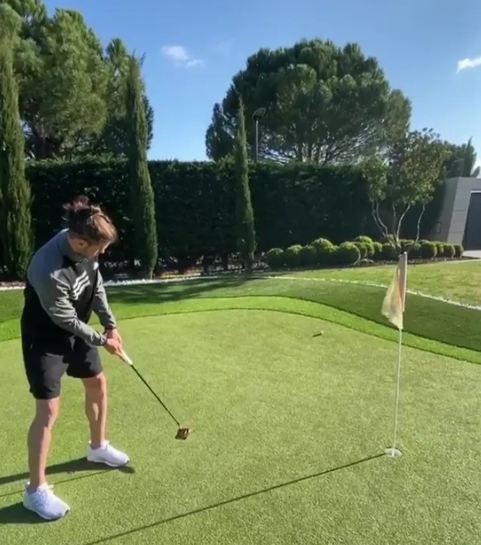 Cựu ngôi sao người Xứ Wales còn dựng cả sân golf trong khuôn viên. Ảnh: Instagram Bale