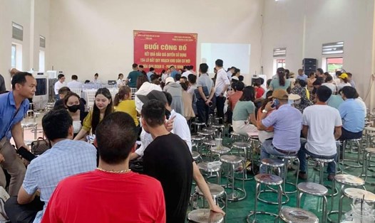 Các phiên đấu giá đều thu hút đông đảo các nhà đầu tư tham gia. Ảnh: Nguyễn Trường