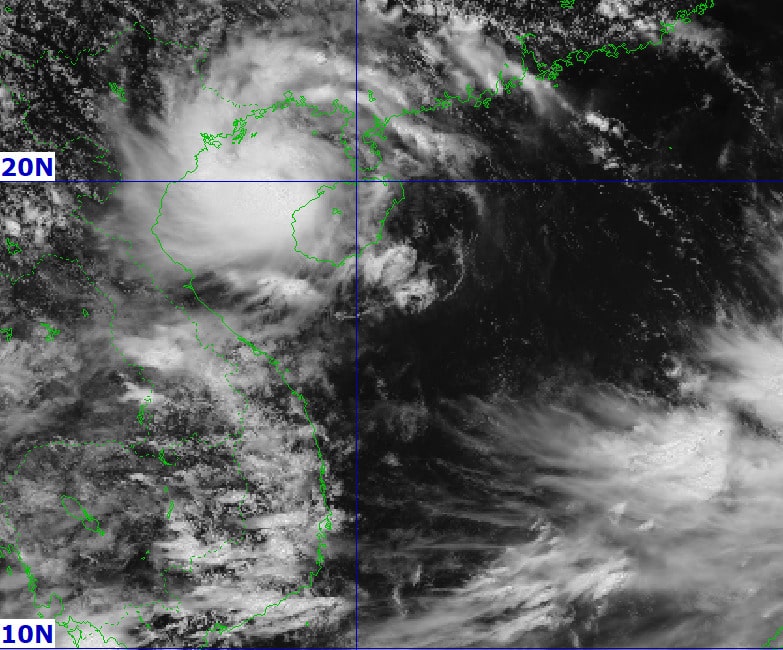 Ảnh mây vệ tinh bão số 2 lúc 13 giờ ngày 22.7. Ảnh: Trung tâm Dự báo Khí tượng Thủy văn Quốc gia