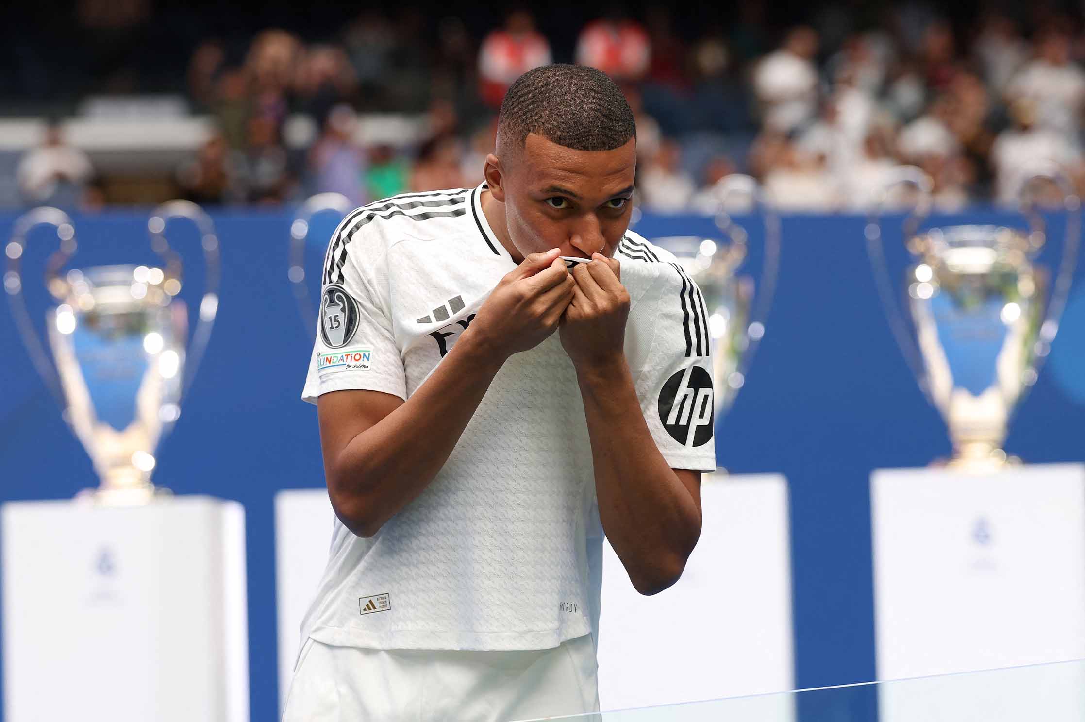 Kylian Mbappe is now happy in his new shirt. Photo: AFP