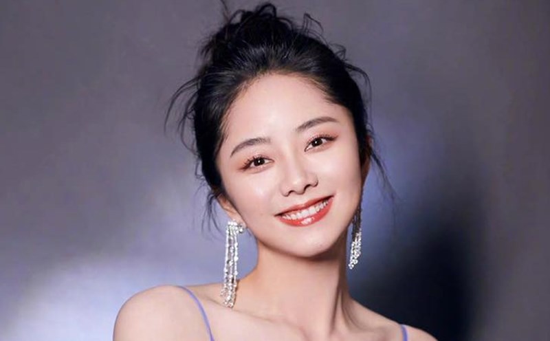 Đàm Tùng Vận giàu có ở tuổi 34. Ảnh: Weibo.