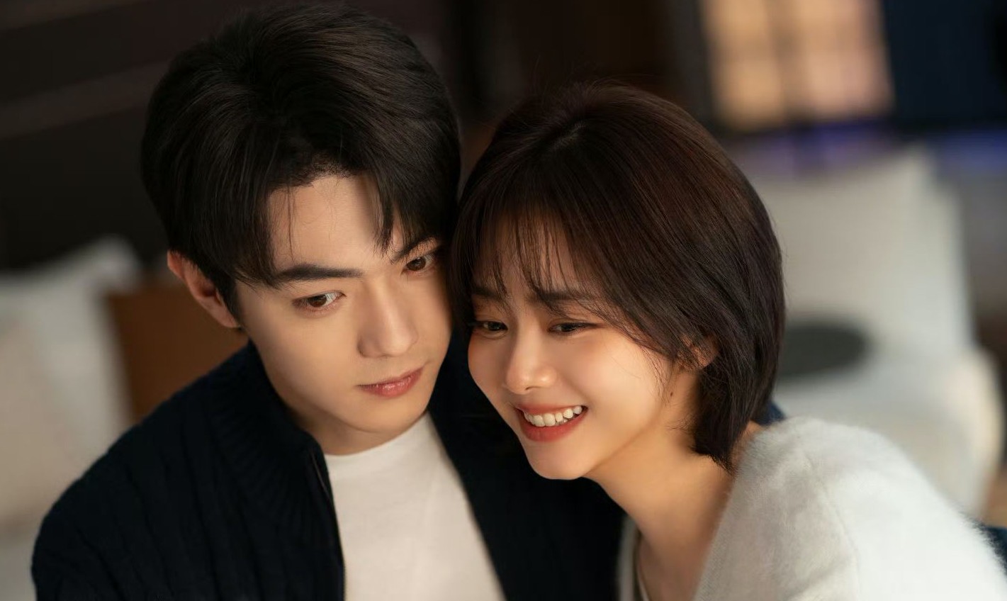 Hứa Khải, Đàm Tùng Vận trong một cảnh phim. Ảnh: Nhà sản xuất