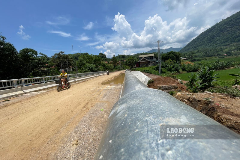 Tuy nhiên, hiện dự án mới chỉ hoàn thiện được một số công trình, cầu cống và đang đợi bàn giao mặt bằng.