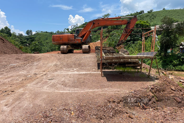 Because it is entering the rainy season, machinery and human resources cannot carry out construction.