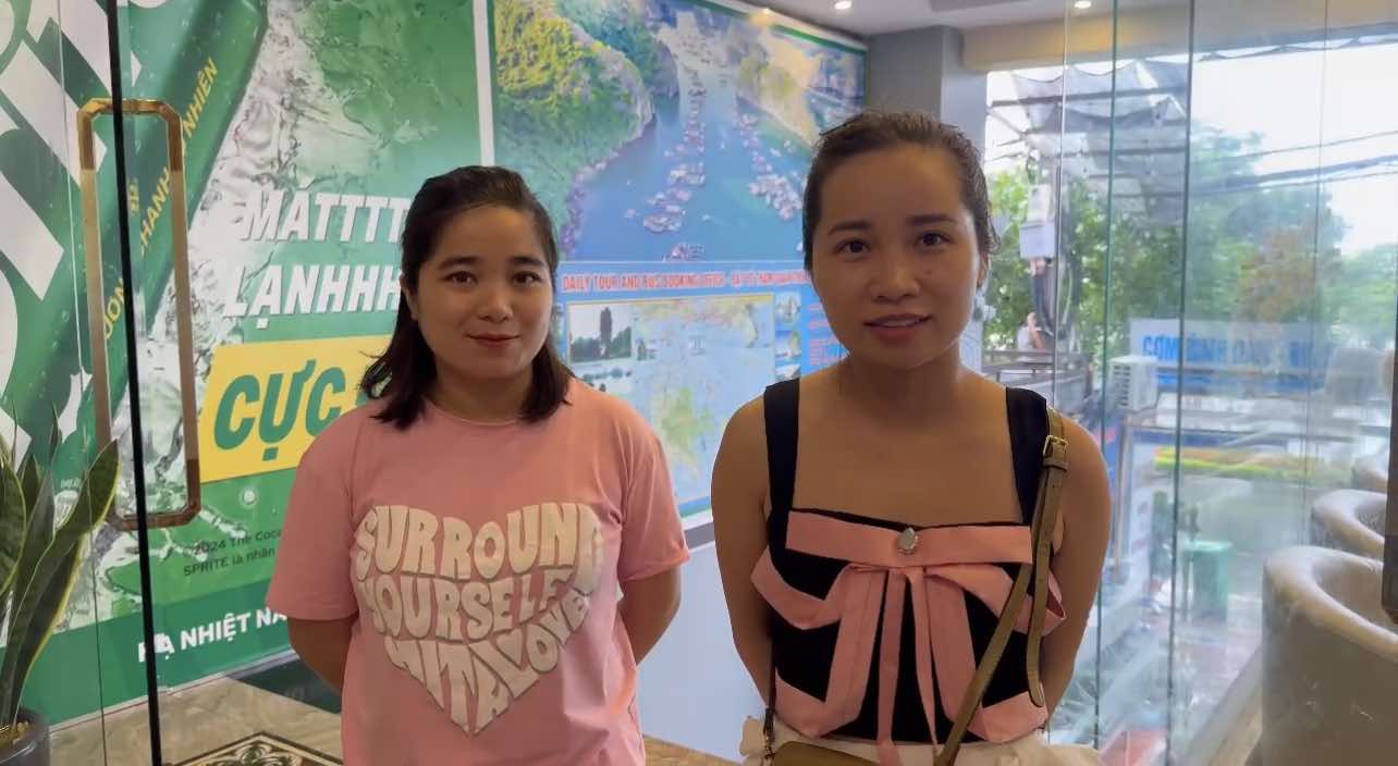 Two female tourists from Bac Ninh were stuck in Cat Ba. Photo: Provided by the hotel