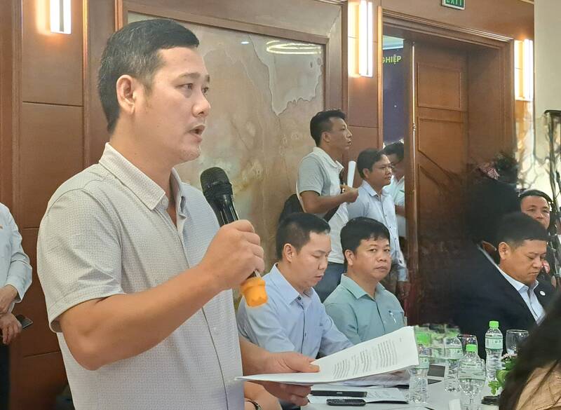 Ông Đinh Hải Tuấn, người đại diện pháp luật của Công ty TNHH F.D.T phát biểu tại hội nghị “Tháo gỡ khó khăn, vướng mắc cho doanh nghiệp”. Ảnh: Nguyễn Linh