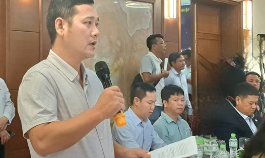 Ông Đinh Hải Tuấn, người đại diện pháp luật của Công ty TNHH F.D.T phát biểu tại hội nghị “Tháo gỡ khó khăn, vướng mắc cho doanh nghiệp”. Ảnh: Nguyễn Linh