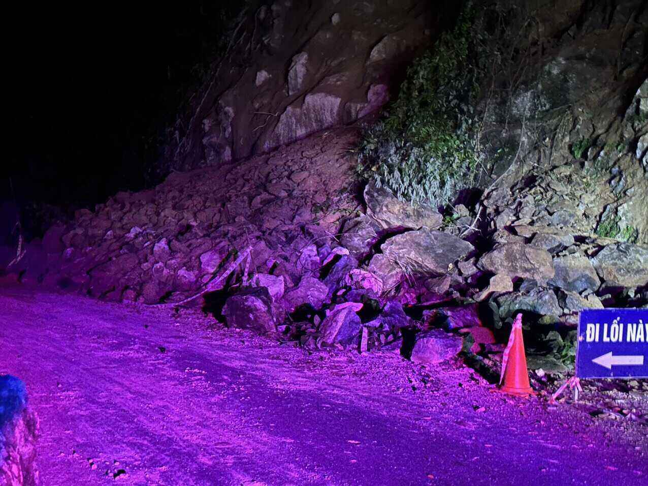 Landslide on Highway 4D, Lao Cai province. Photo: Bao Nguyen