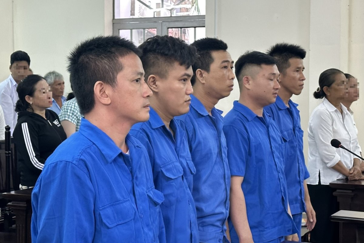 Ẩu đả dẫn đến một người tử vong, 5 đối tượng bị truy tố về tội "Giết người", "Gây rối trật tự công cộng". Ảnh: Thành An