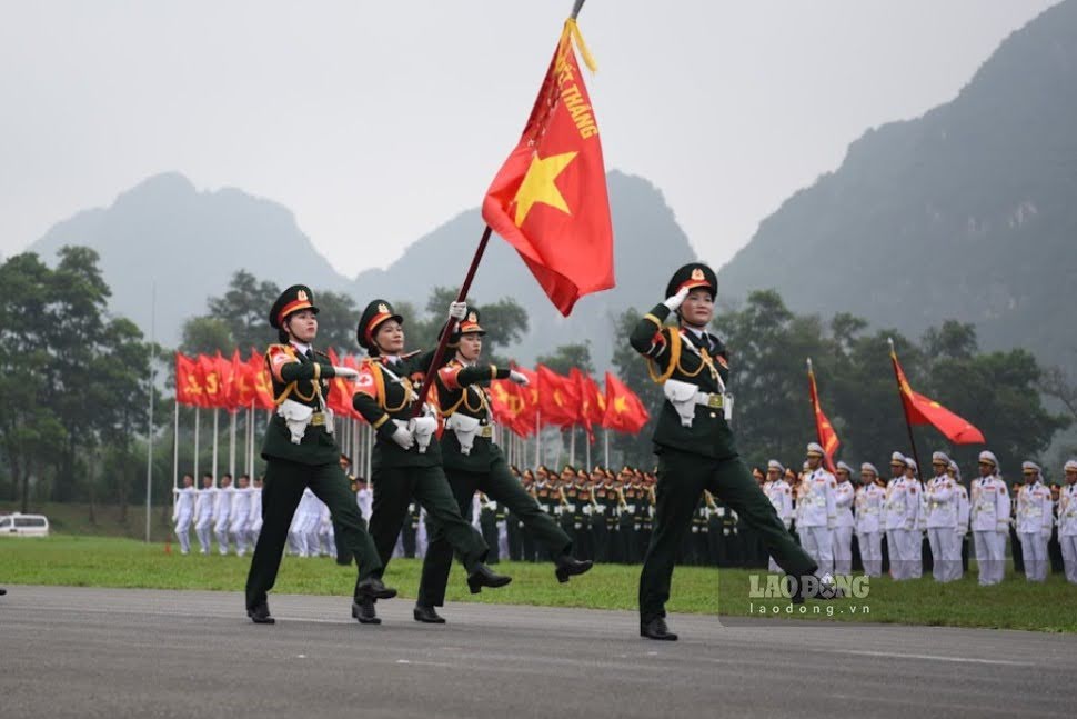 Xin ý kiến Bộ Chính trị về chế độ, chính sách đối với lực lượng vũ trang theo đúng quy định của Đảng. Ảnh: Trần Vương