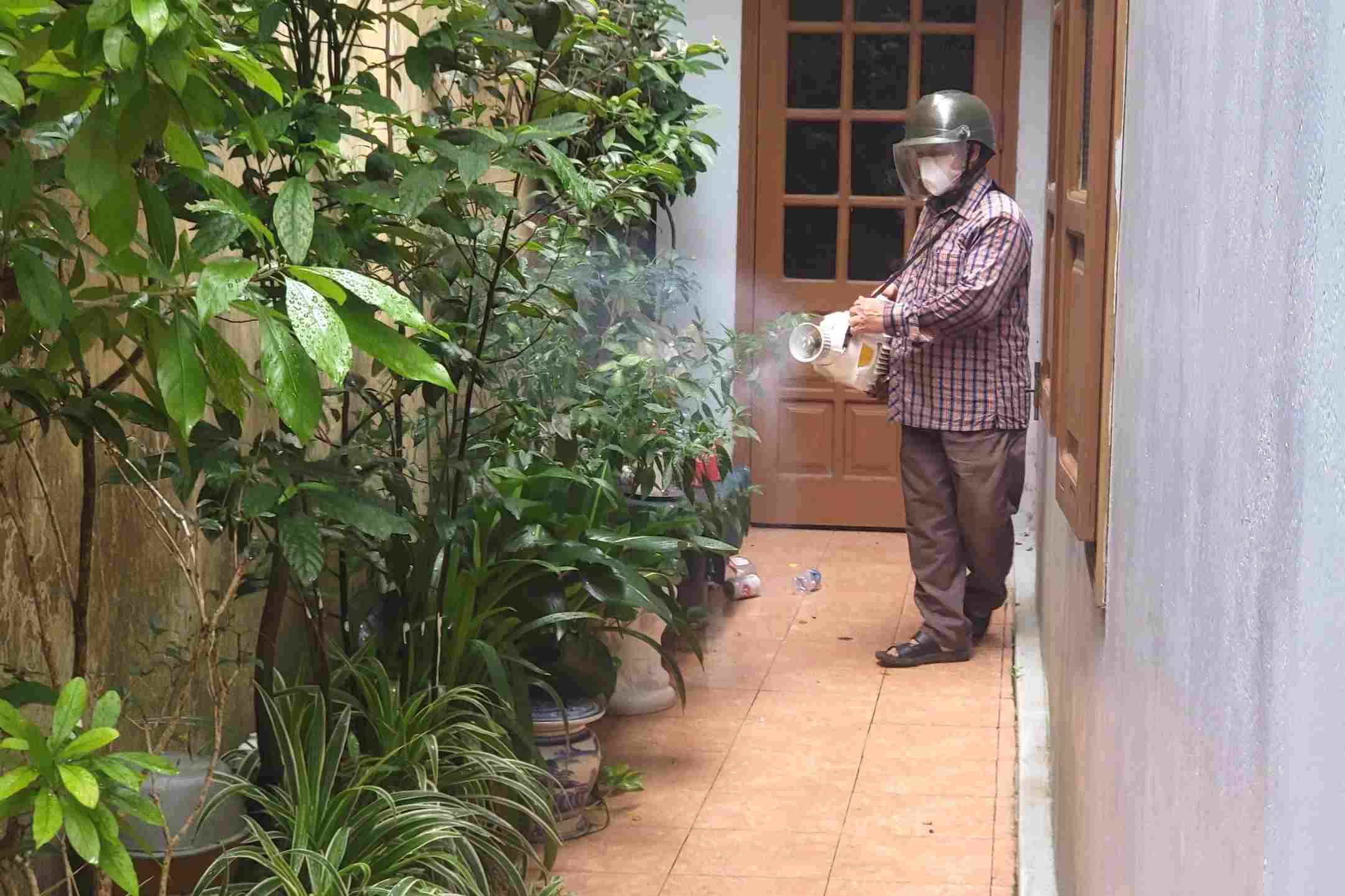 Tập trung xử lý các ổ dịch tại quận Lê Chân. Ảnh: Cổng TTĐT Hải Phòng