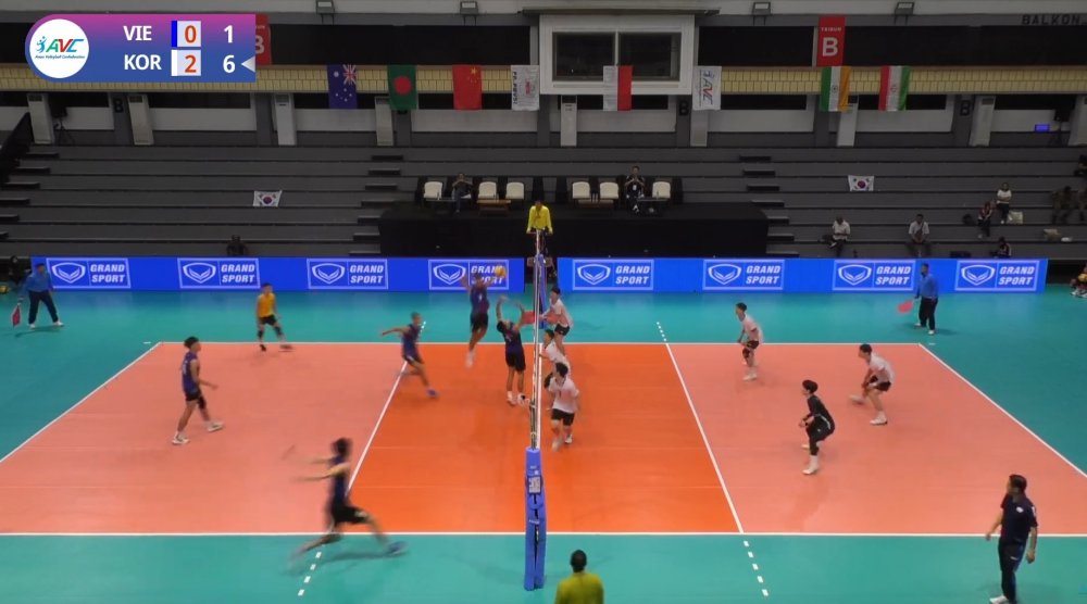 Set 3 sớm có cách biệt lớn cho U20 Hàn Quốc