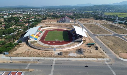 Dự án công trình sân vận động, nhà thi đấu quy mô lớn tại thành phố Kon Tum. Ảnh: THANH TUẤN