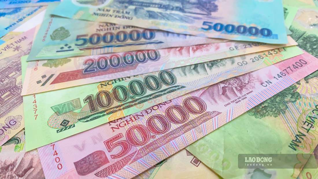 Agribank áp dụng lãi suất tiết kiệm cho khách hàng cá nhân trong khoảng 0,2 - 4,7%/năm. Ảnh minh họa: Trà My