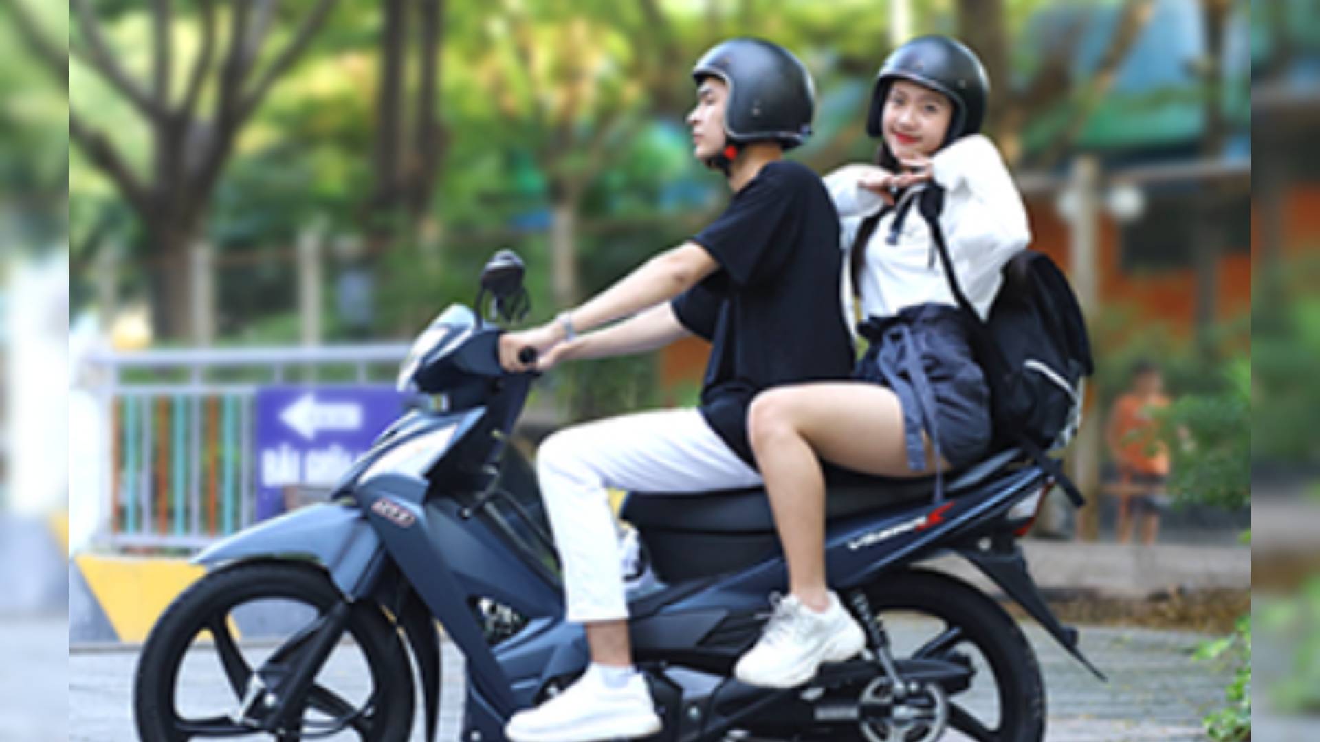 Học sinh cấp 3 mua xe máy số nào để không phạm luật. Ảnh minh họa: Kymco.