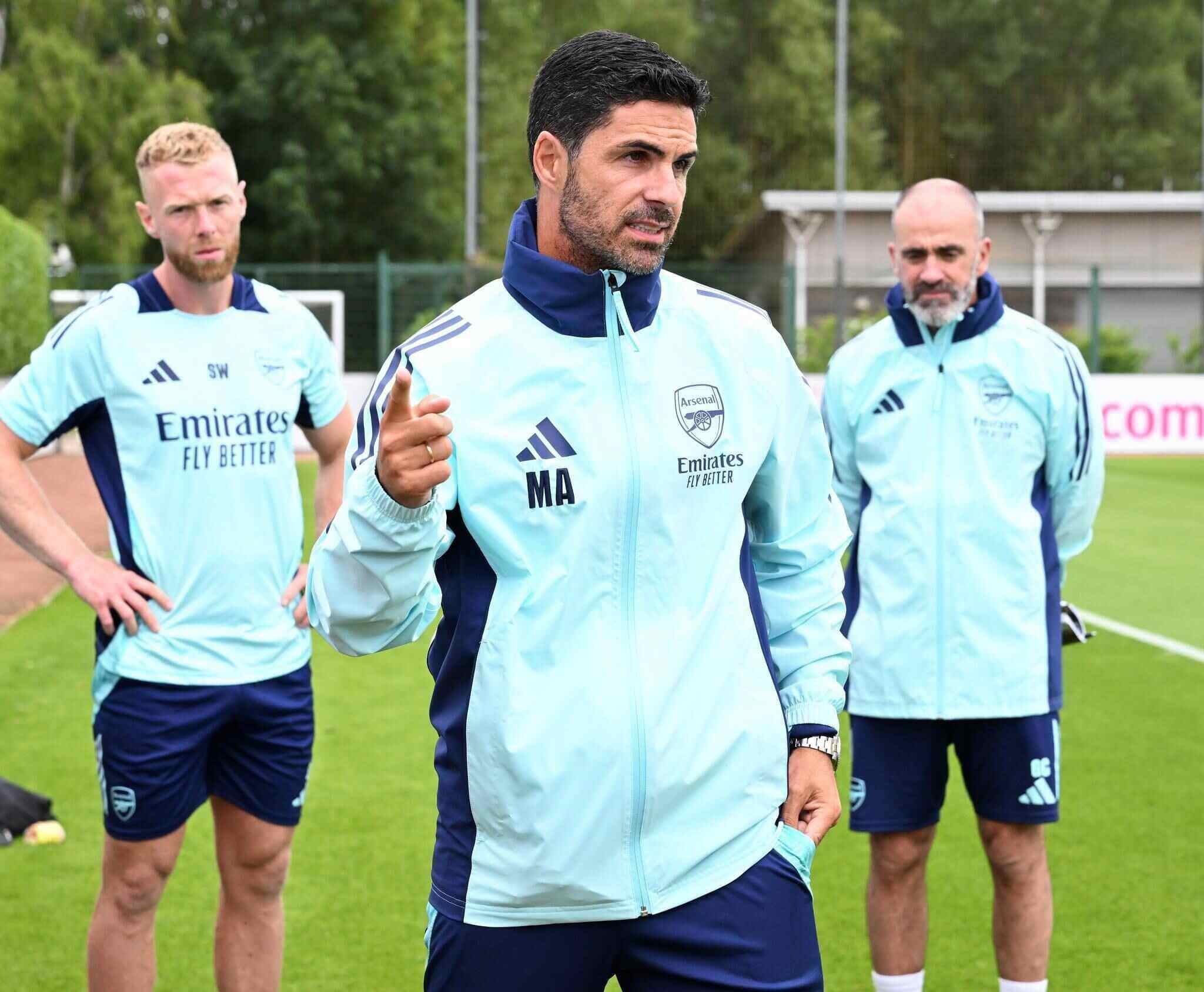 Mikel Arteta tỏ ra lo lắng với nhân sự của Arsenal.  Ảnh: ARS