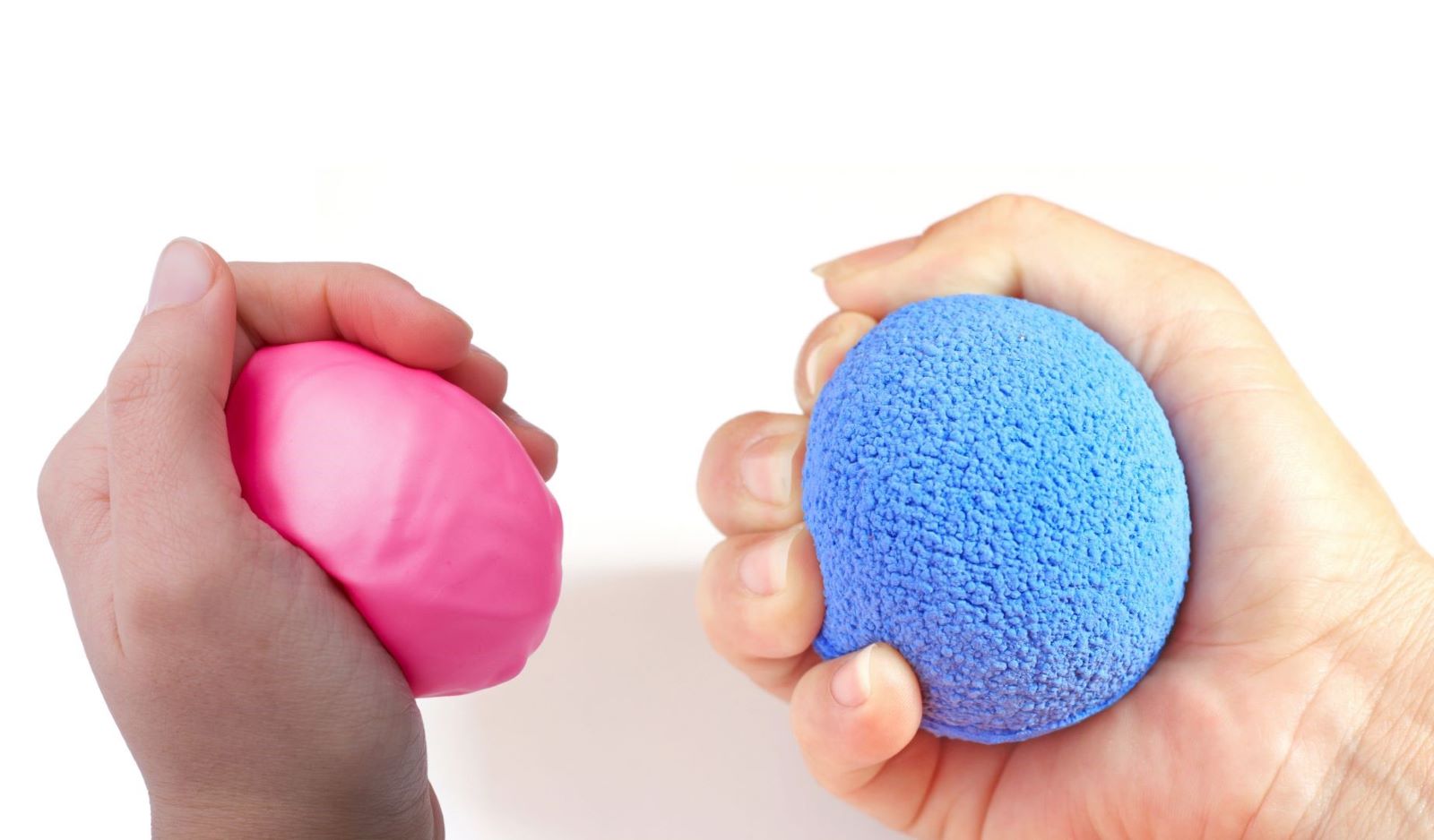 Bài tập giúp phục hồi sức mạnh của bàn tay sau đột quỵ. Đồ họa: Thanh Thanh 