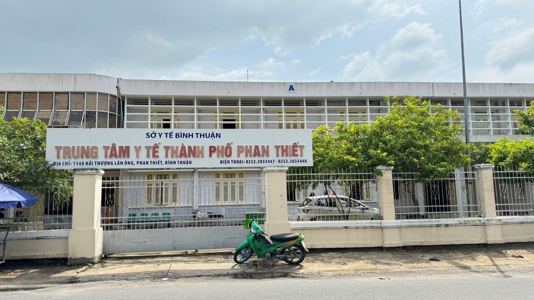 Nhiều bác sĩ tại Trung tâm Y tế thành phố Phan Thiết nộp đơn xin nghỉ việc. Ảnh: Duy Tuấn