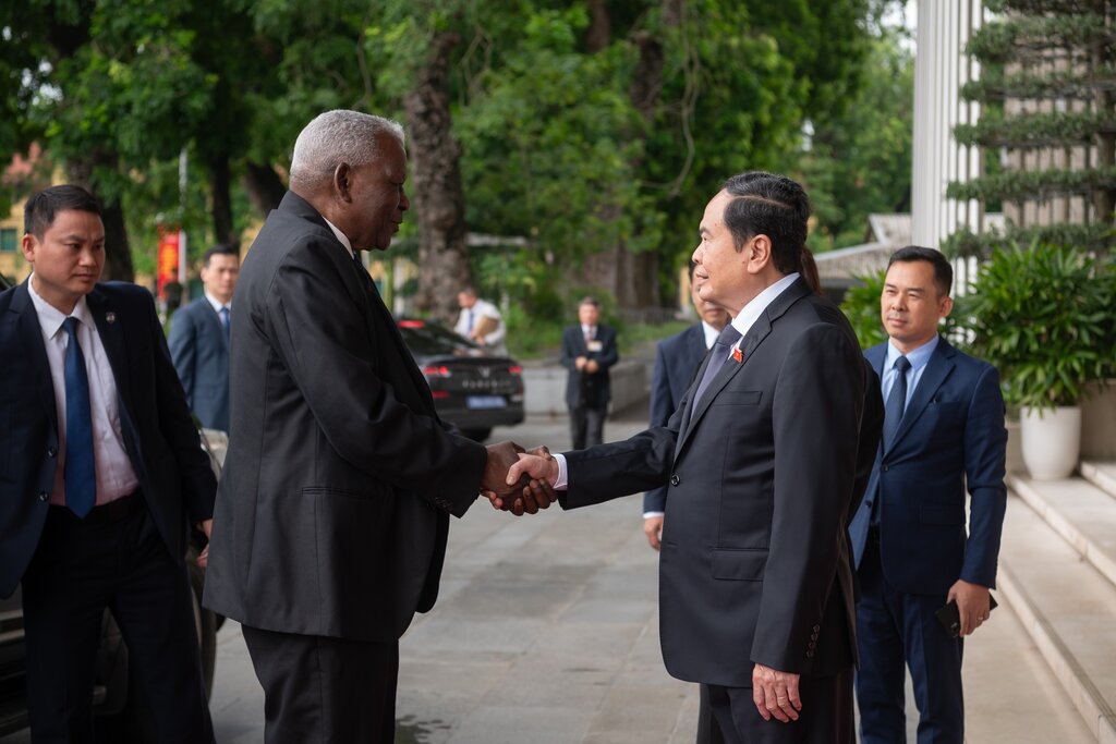  Chủ tịch Quốc hội Trần Thanh Mẫn và Chủ tịch Quốc hội Chính quyền Nhân dân, Chủ tịch Hội đồng Nhà nước Cuba Esteban Lazo Hernandez. Ảnh: Quochoi.vn