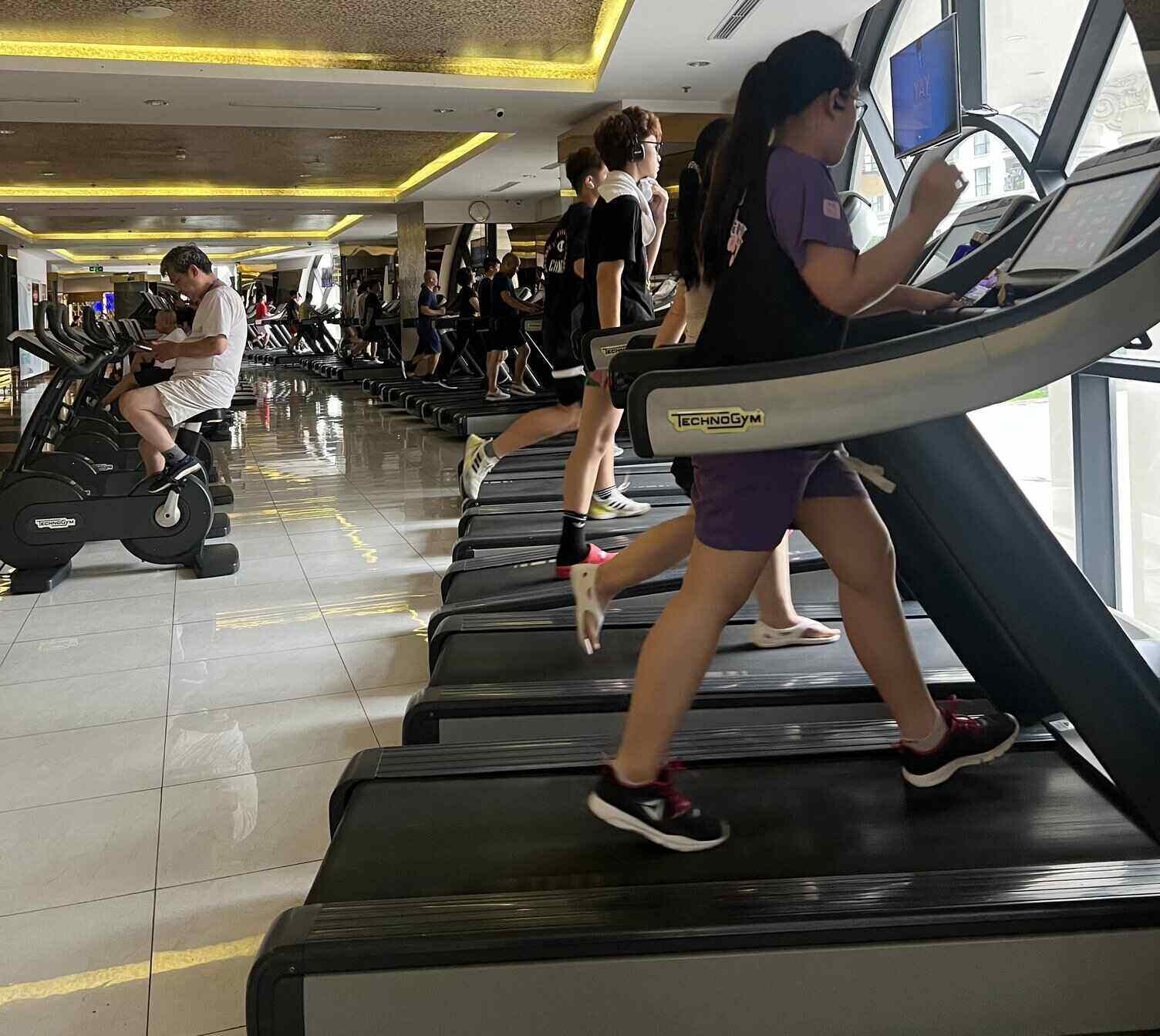 Tập luyện thể thao là cách hỗ trợ kiểm soát đường huyết, giảm nguy cơ tiểu đường hiệu quả. Ảnh: Kiều Vũ