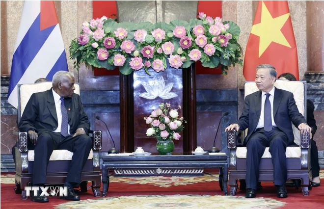 Chủ tịch nước Tô Lâm tiếp Chủ tịch Quốc hội Cuba Esteban Lazo Hernandez. Ảnh: TTXVN