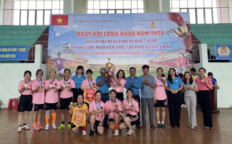 Công đoàn huyện Lâm Hà chú trọng chăm lo phúc lợi cho đoàn viên, người lao động. Ảnh: ĐỨC LÂM