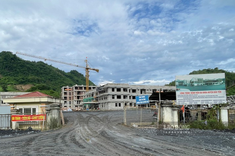 The hospital project of more than 200 billion was invested to synchronize the medical infrastructure of Lao Cai province. Photo: Dinh Dai