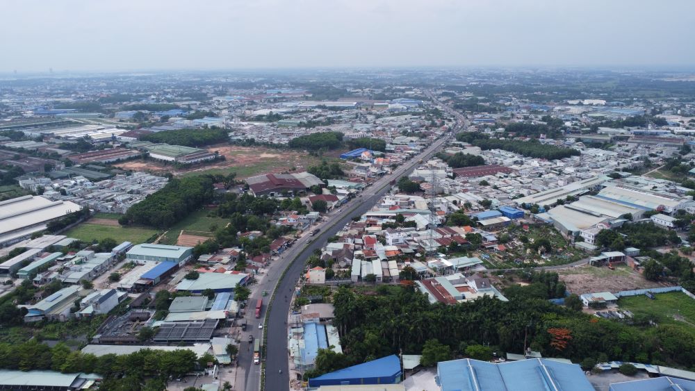 Route direction of the expressway. Photo: Dinh Trong