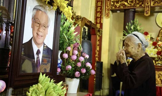 Đền, chùa ngập tràn hương hoa, cầu siêu cho Tổng Bí thư Nguyễn Phú Trọng