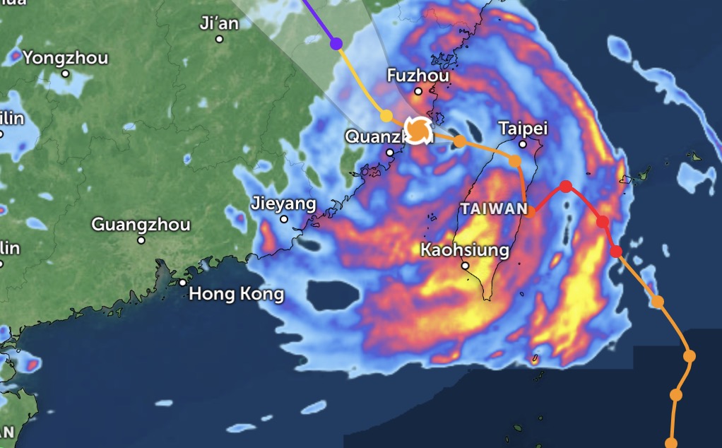 Đường đi của siêu bão Gaemi ngày 25.7. Ảnh: Zoom Earth 