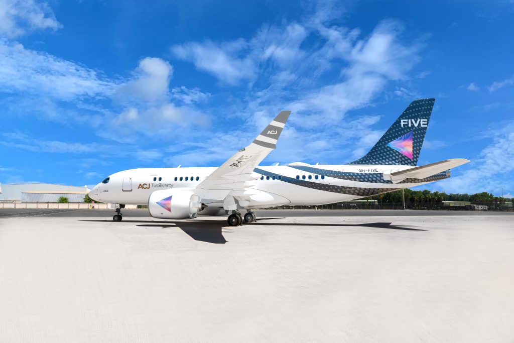 The famous Five hotel company established Fly Five airline company and launched expensive private flights. Photo: Fly Five