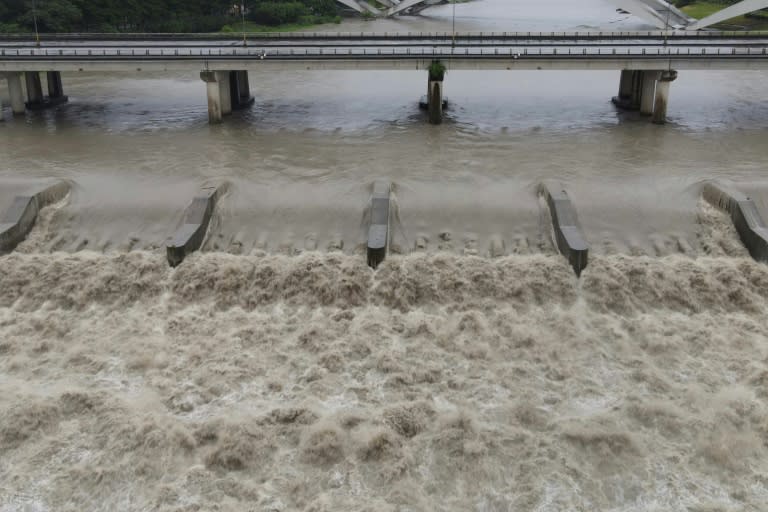 Super typhoon Gaemi landed in Taiwan (China) on the night of July 24, causing damage in many places. Photo: AFP