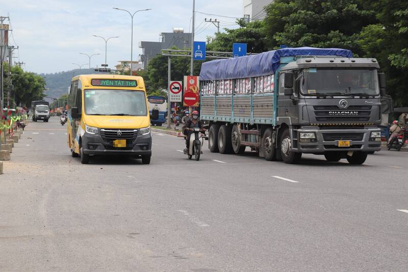 Nhiều doanh nghiệp tại Đà Nẵng mong có thêm nhiều tuyến xe buýt đi vào trung tâm khu công nghiệp. Ảnh: Nguyễn Linh