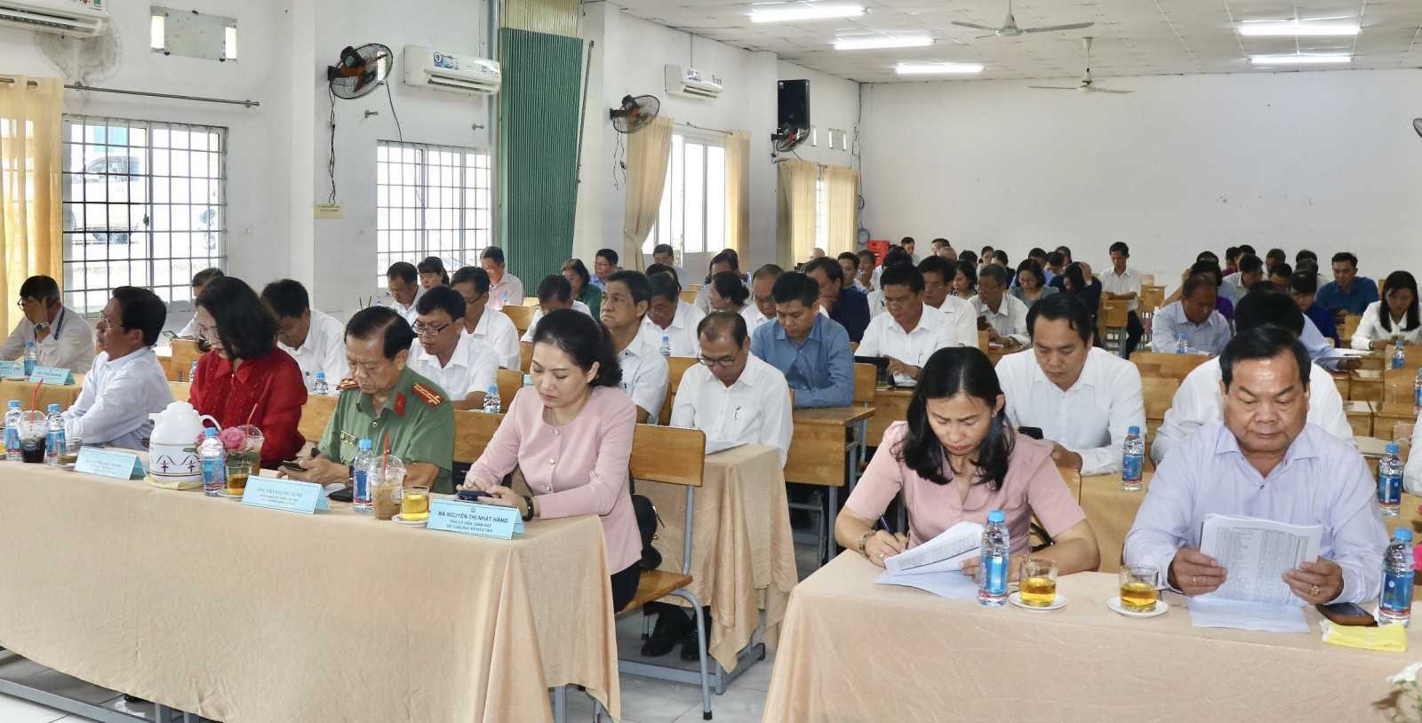 Delegates attending the conference summarizing the high school graduation exam. Photo: Department of Education and Training