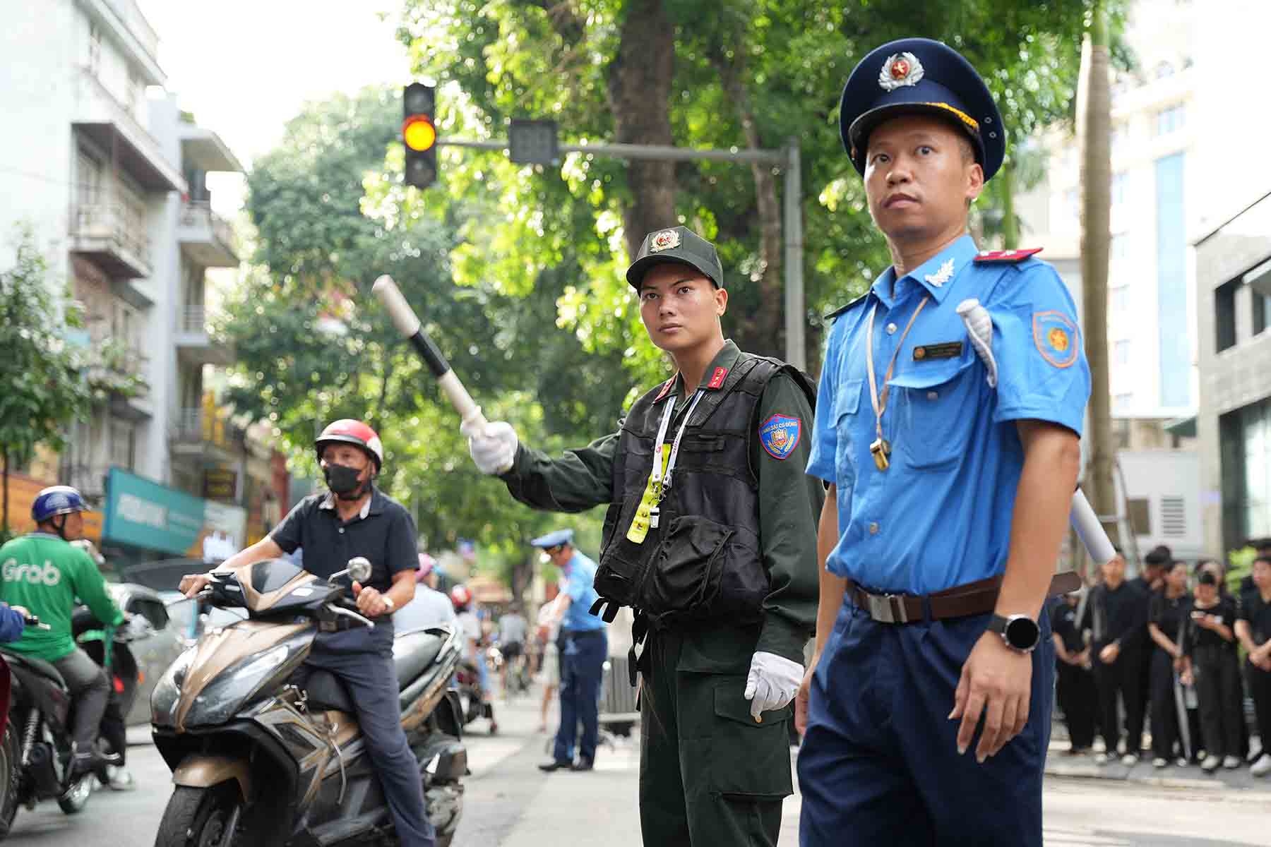 Authorities have been strengthened to ensure security and order. Photo: Huu Chanh