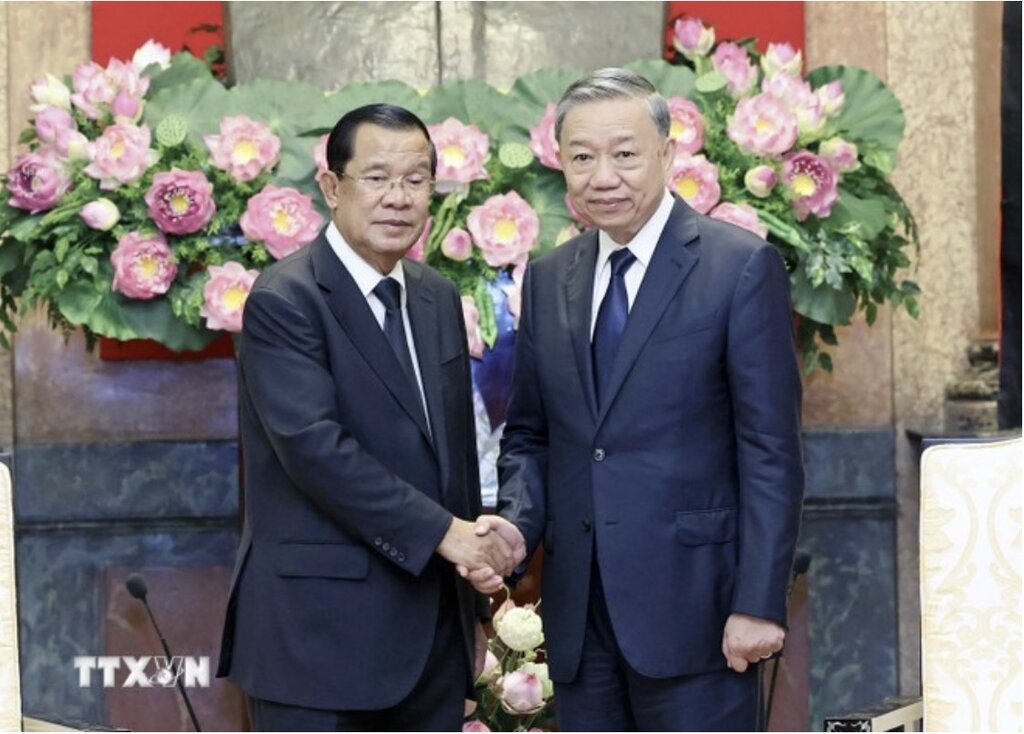 Hun Sen 대통령은 LAM 대통령 회의에서 Nguyen Phu Trong 사무 총장의 장점을 정당, 주 및 베트남 사람들에게 높이 평가했습니다. 사진 : VNA