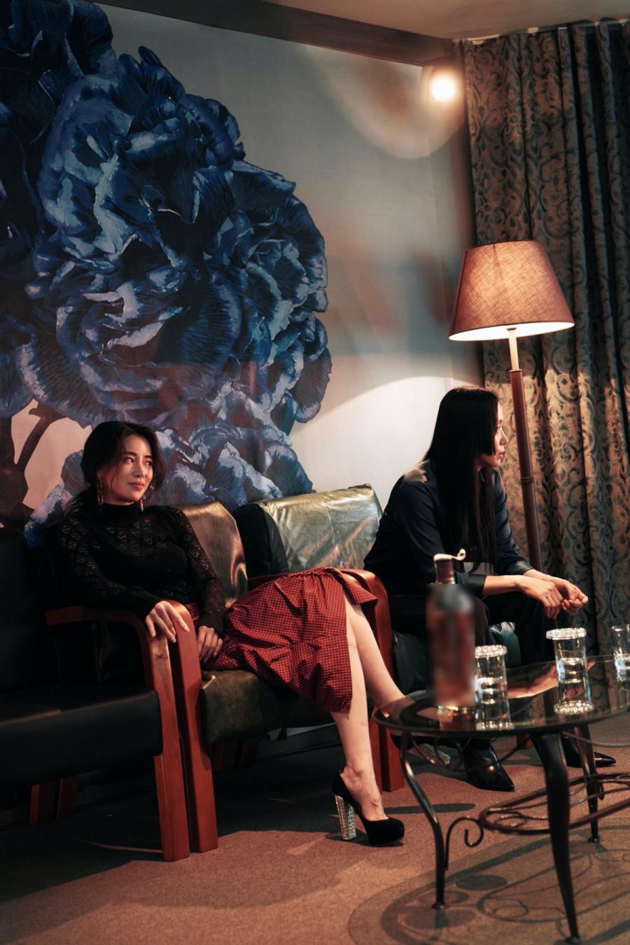 Lim Ji Yeon and Jeon Do Yeon in a scene from the movie "Revolver". Photo: Manufacturer