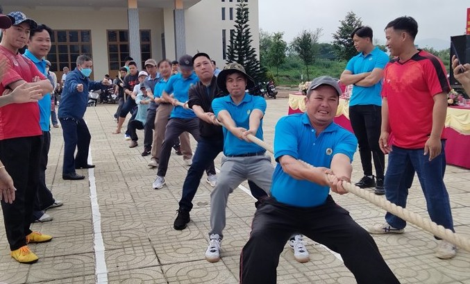 Workers, officials, and laborers of Duc Trong district (Lam Dong) excitedly participate in the "Workers' Festival" in 2023. Photo of Duc Thiem